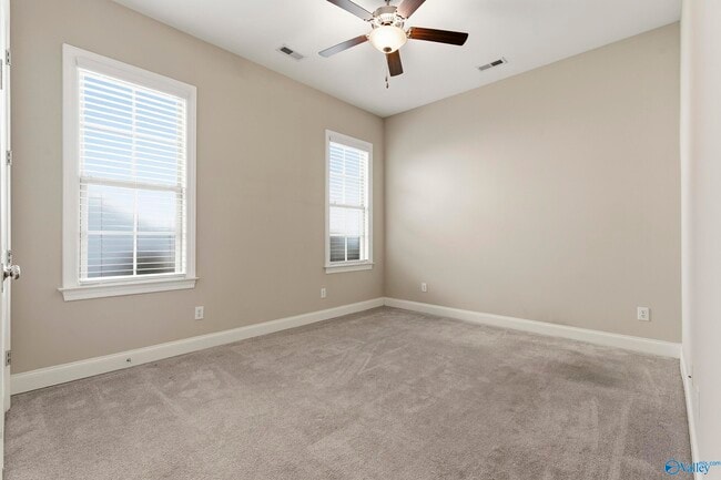 Building Photo - 125 Bur Oak Dr