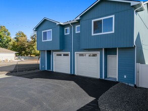 Building Photo - NEW Valley Townhome for rent