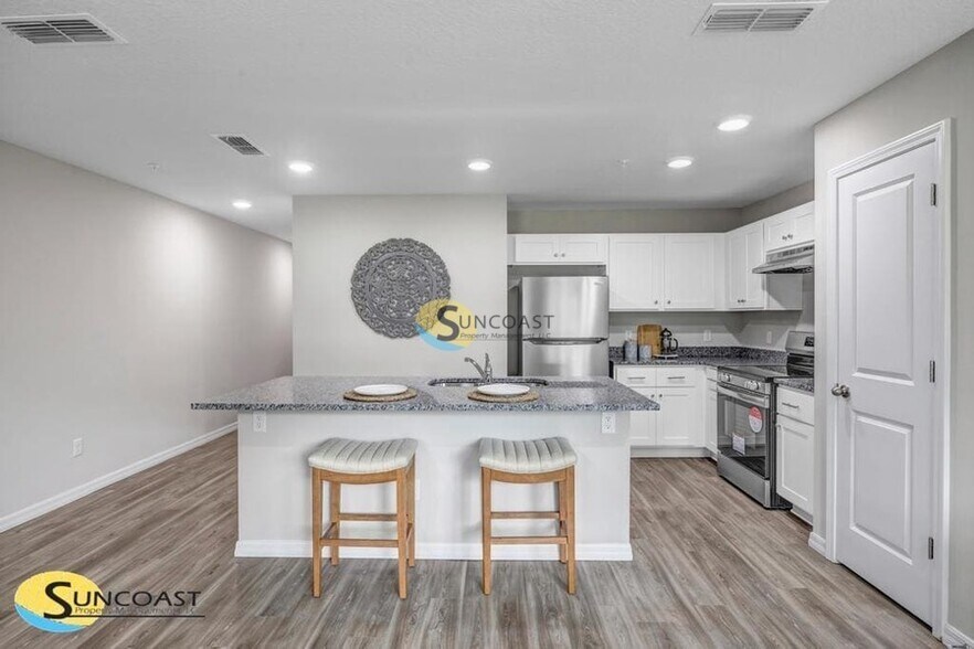 Building Photo - 9532 Hood Rd