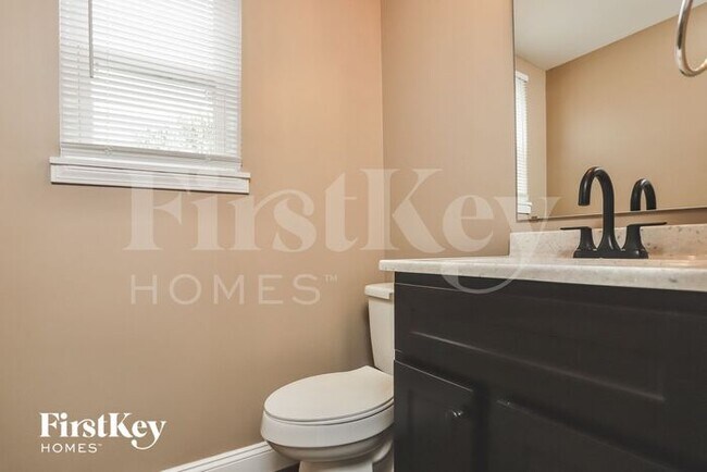 Building Photo - 2835 Pinebrook Ct