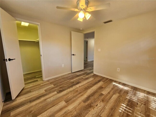 Building Photo - 4849 Camphor Ave