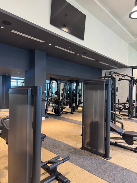 Building Photo - 2460 NE 188th St