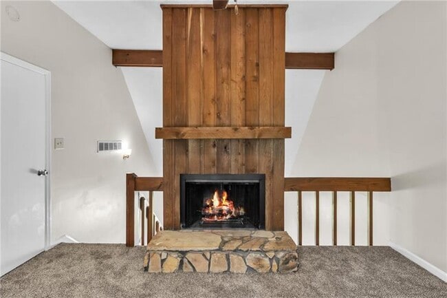 Building Photo - 3040 Clearbrook Dr