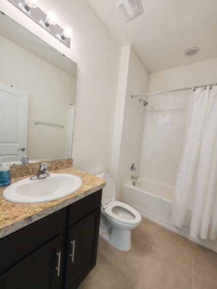 Building Photo - 17589 Garsalaso Cir