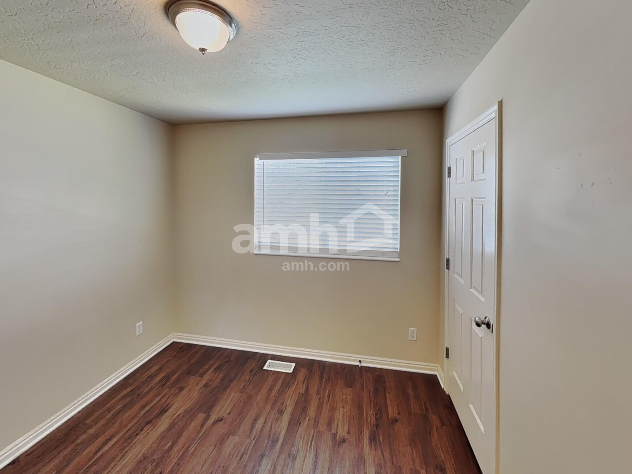 Building Photo - 2996 E 1530 S