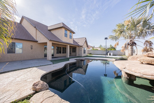 Building Photo - 12746 W Colter St