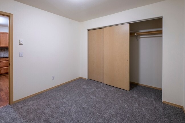 Building Photo - Town house in Post Falls