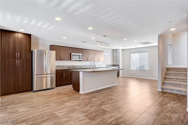 Building Photo - 9050 W Tropicana Ave