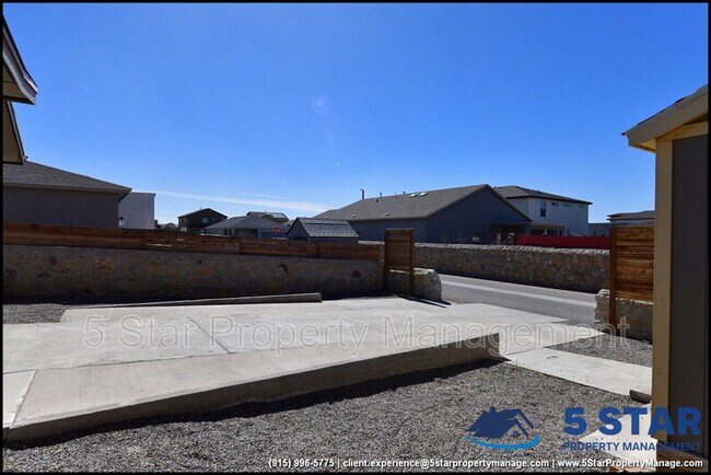 Building Photo - 4825 Mark Avizo