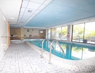 Building Photo - 1800 Collins Ave