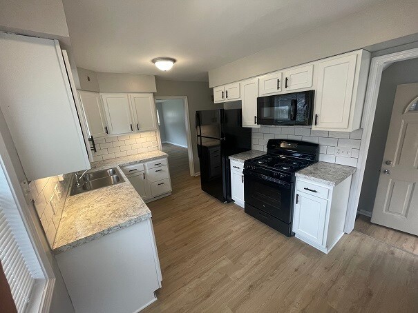 Building Photo - 314 Eola St SE