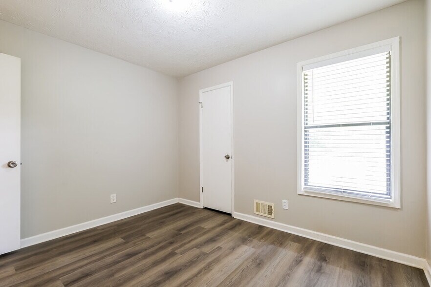 Building Photo - 5503 Springwood Ln