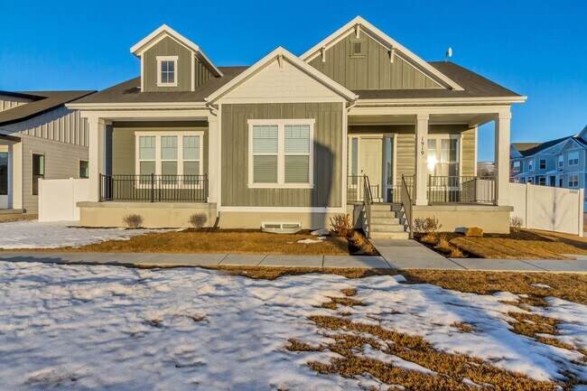 Building Photo - Modern Home in Heber – Available Now!