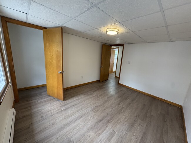 Building Photo - 104 E Breaker St