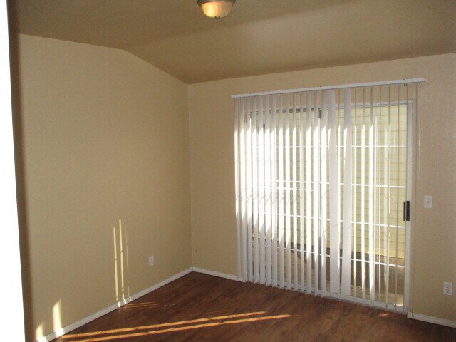 Building Photo - 1936 Lariat Cir