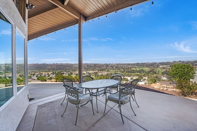 Building Photo - Luxury View Home On Canyon Rim
