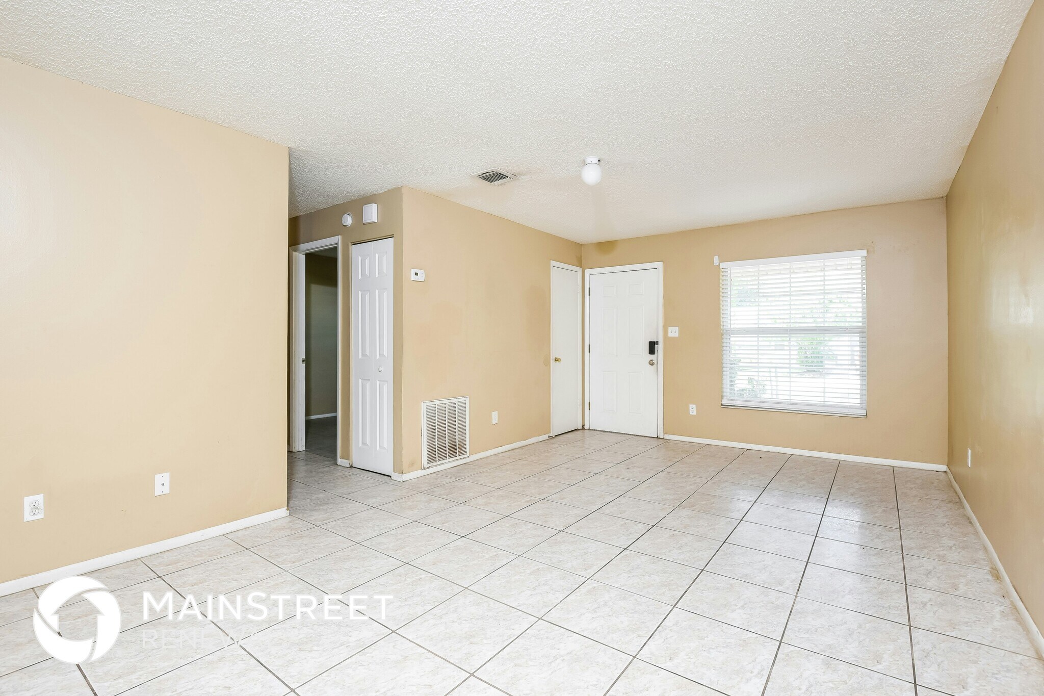 Building Photo - 402 W 17th St