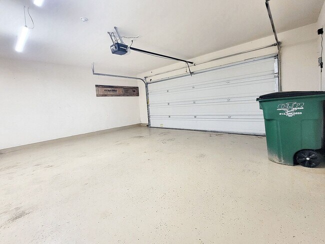Building Photo - Beautiful One Level 3 BR / 2 BA Home for R...