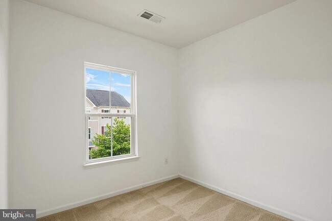 Building Photo - 708 Apple Orchard Dr