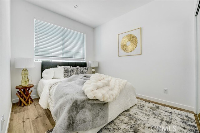 Building Photo - 11958 Vanowen St