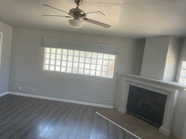 Building Photo - 4240 N 4th Ave