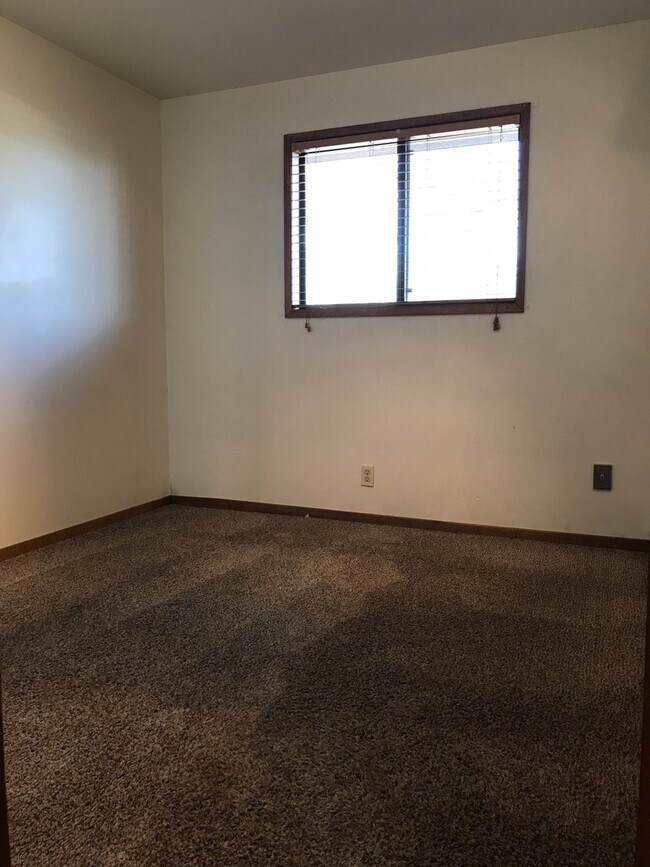 Building Photo - 205 Daley Dr