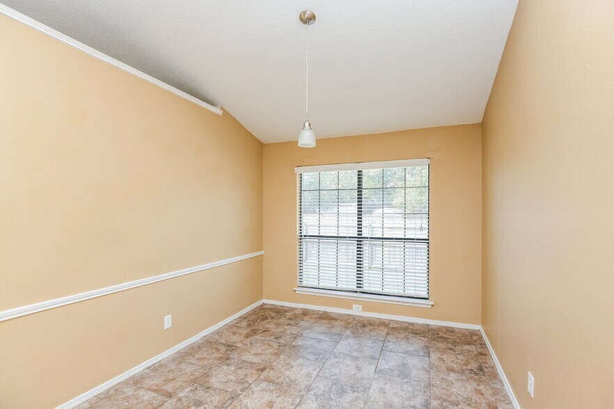 Building Photo - 2733 Forest Creek Dr
