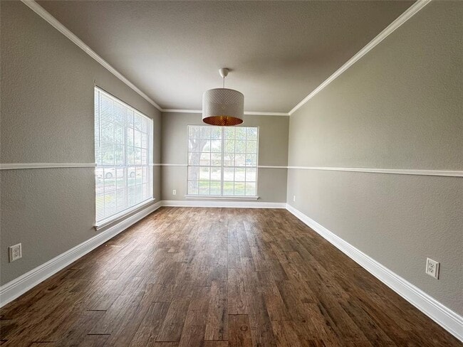 Building Photo - 1501 Van Horn Dr