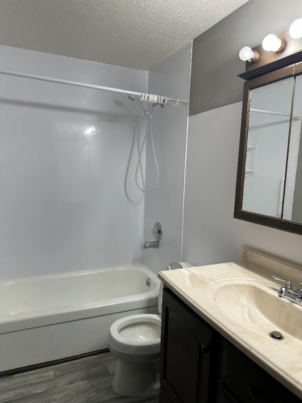 Building Photo - 1012 N Stewart Rd