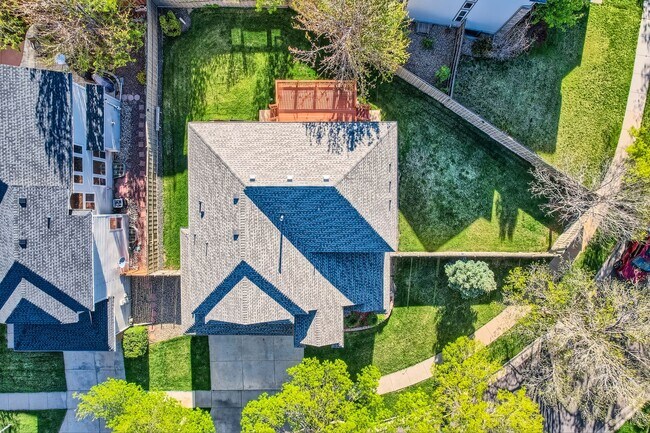 Building Photo - Luxury Living Awaits in this Grant Ranch H...
