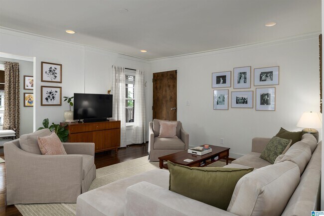 Building Photo - 1305 31st St S