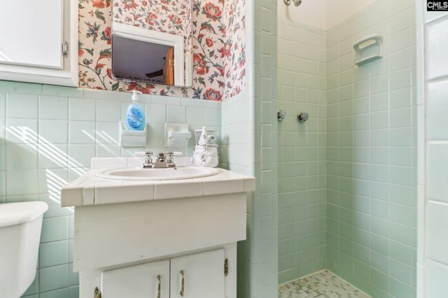 Building Photo - 3422 Covenant Rd