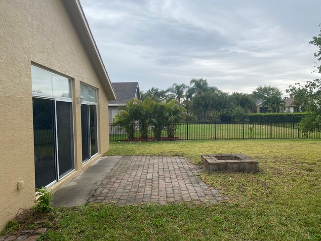 Building Photo - 375 Lexington Ave SW