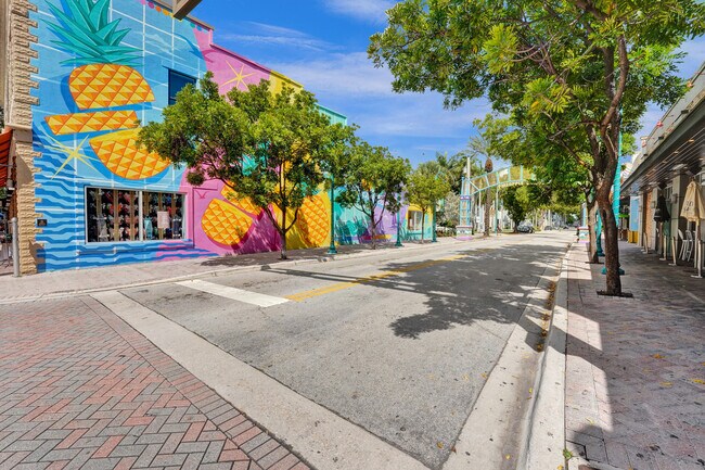 Building Photo - 120 S Ocean Blvd