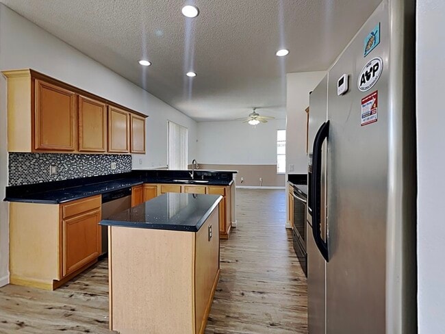 Building Photo - 728 Hardwood Cir