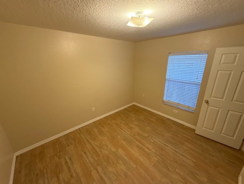 Building Photo - 105 Melody Ln