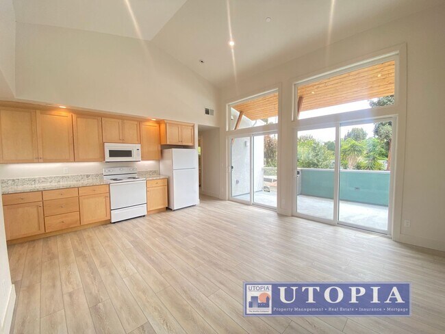 Building Photo - 3Bd/2Ba Townhouse Style Home with Office/Den and Garage- Centrally Located, Easy Commute