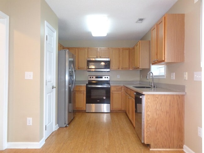 Building Photo - 509 Brickstone Dr