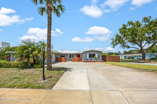 Building Photo - 382 Chester Dr