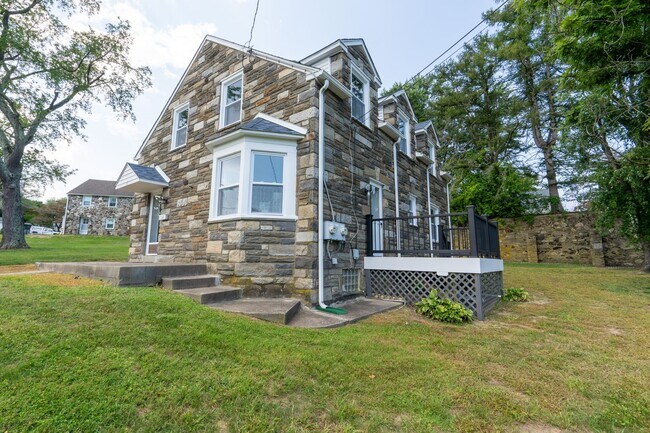 Building Photo - Rare 4 bed Gem in Marple Newtown