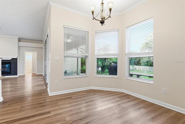 Building Photo - 7 Deerwood St