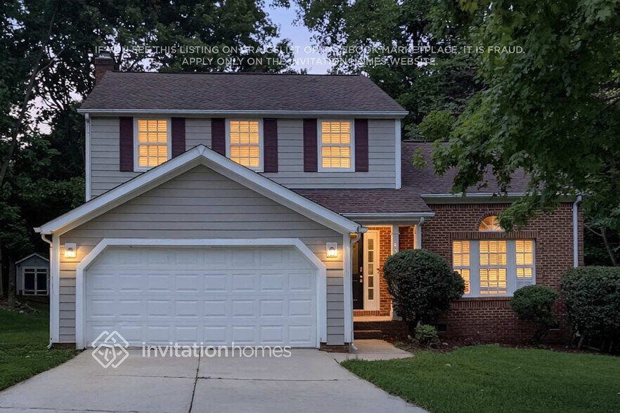 Building Photo - 3939 Armitage Dr