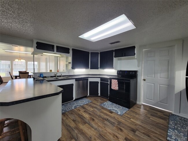 Building Photo - 1112 VZ Co Rd 1703