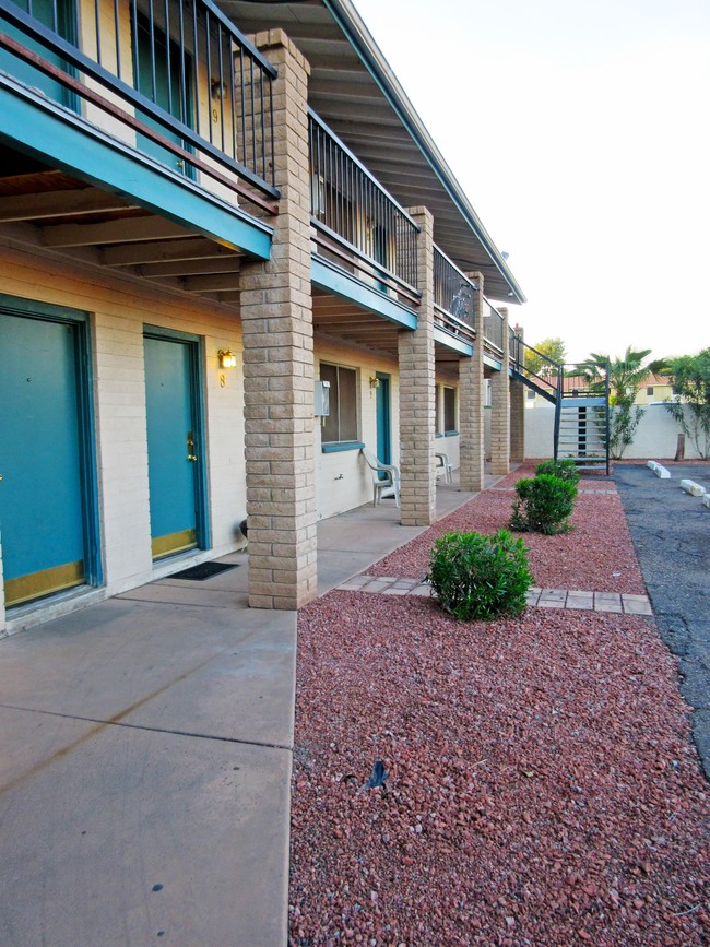 Primary Photo - Spring Leaf Apartments