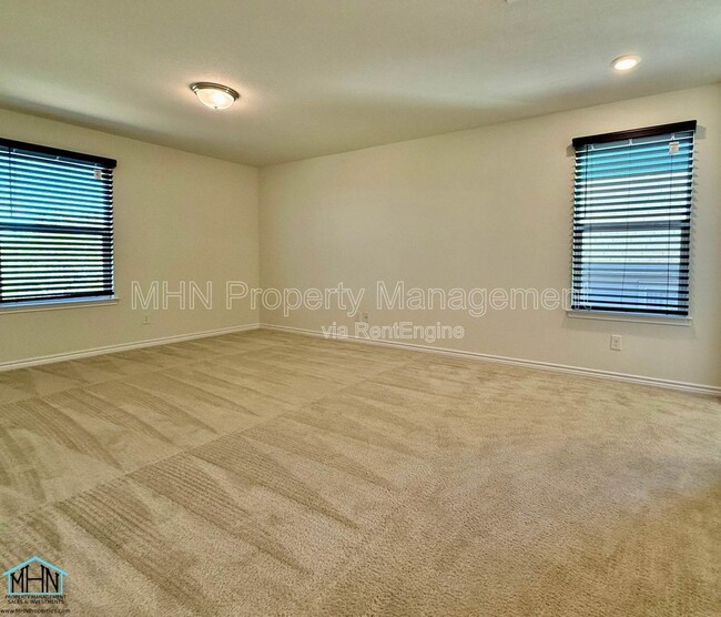 Building Photo - 1311 Swan Ct