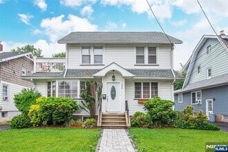 Building Photo - 156 Cedar Ave