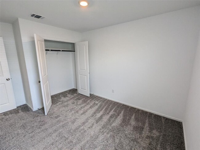 Building Photo - 400 Sebring Cir
