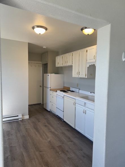 Building Photo - 411 N 1st St