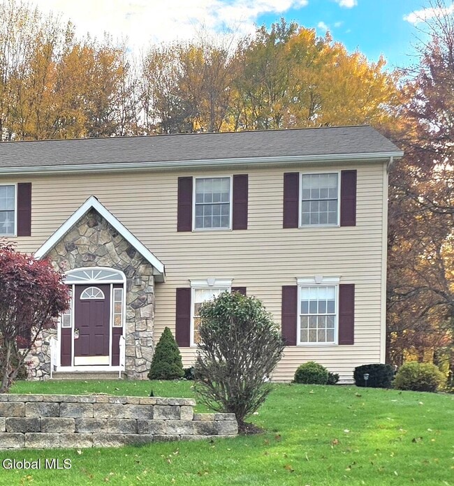 Building Photo - 8 Red Maple Ln