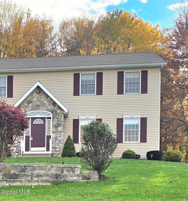 Primary Photo - 8 Red Maple Ln